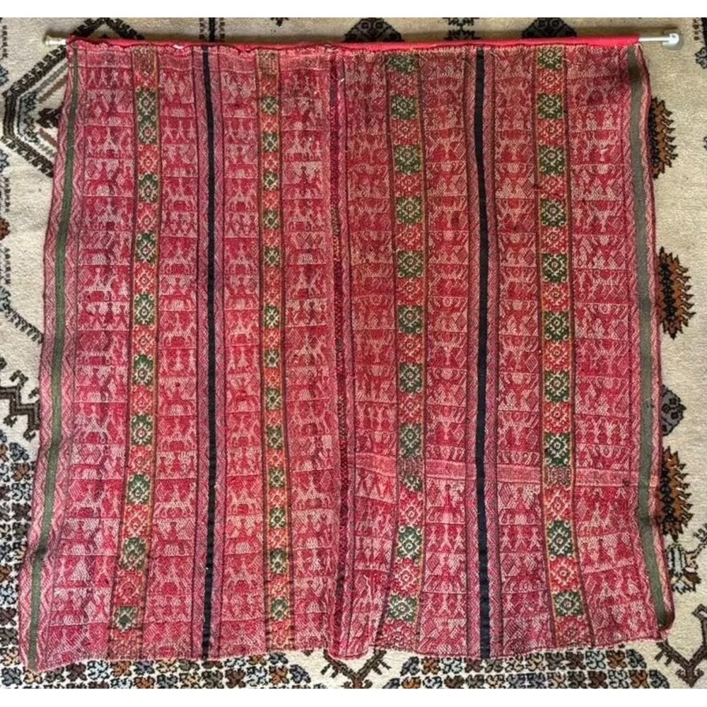 Vintage Peruvian Textile Manta Horses Red/Green Wool Handmade Horses Antique‎